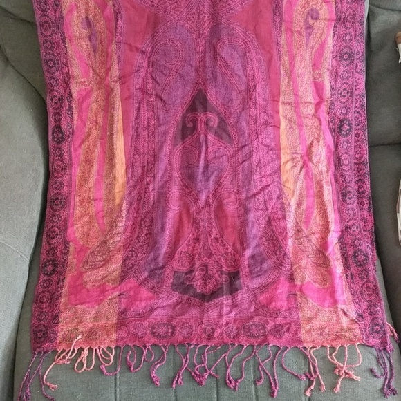 Oversized Pashmina - Picture 3 of 3